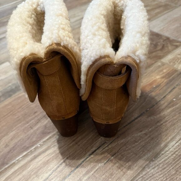 UGG Lynnea Fold Over Brown Leather Shearling Cuff Clog Boot - Picture 5 of 9